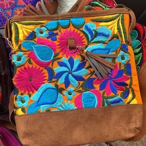 Crossbody mexi bag🤍